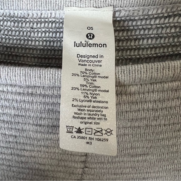 "It All Lines Up" Poncho by Lululemon Athletica. Women's OS. Chunky Knit. Gray - Picture 6 of 6